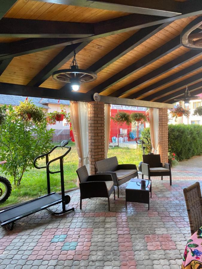Casa Cu Flori Moisei Hotell Eksteriør bilde