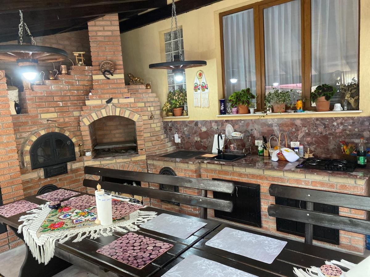Casa Cu Flori Moisei Hotell Eksteriør bilde
