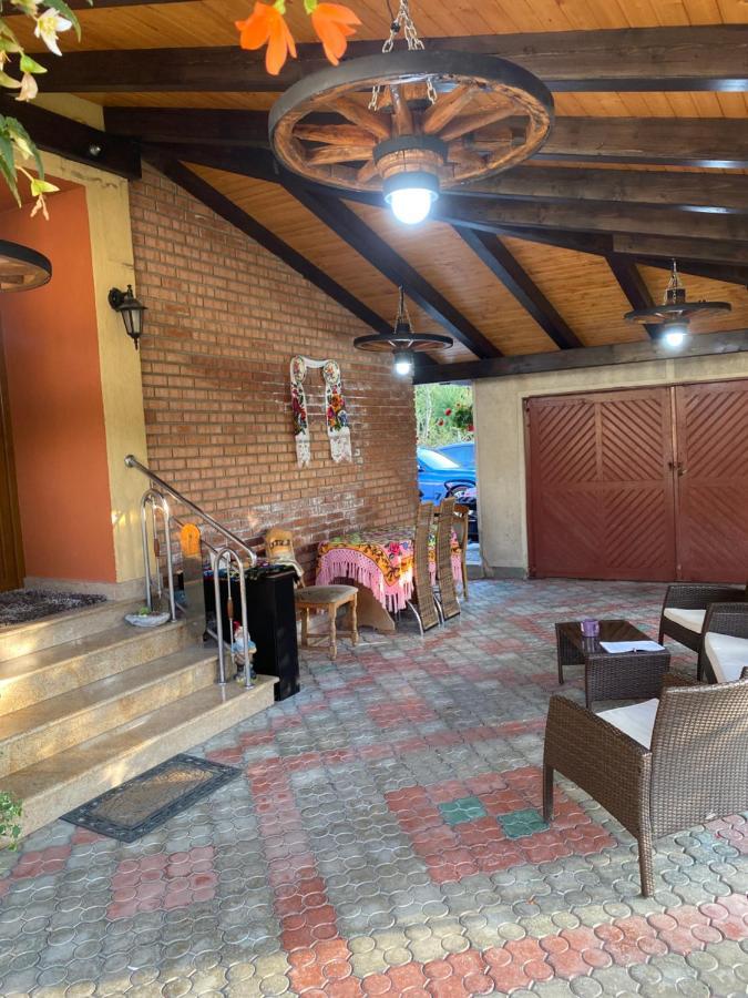 Casa Cu Flori Moisei Hotell Eksteriør bilde