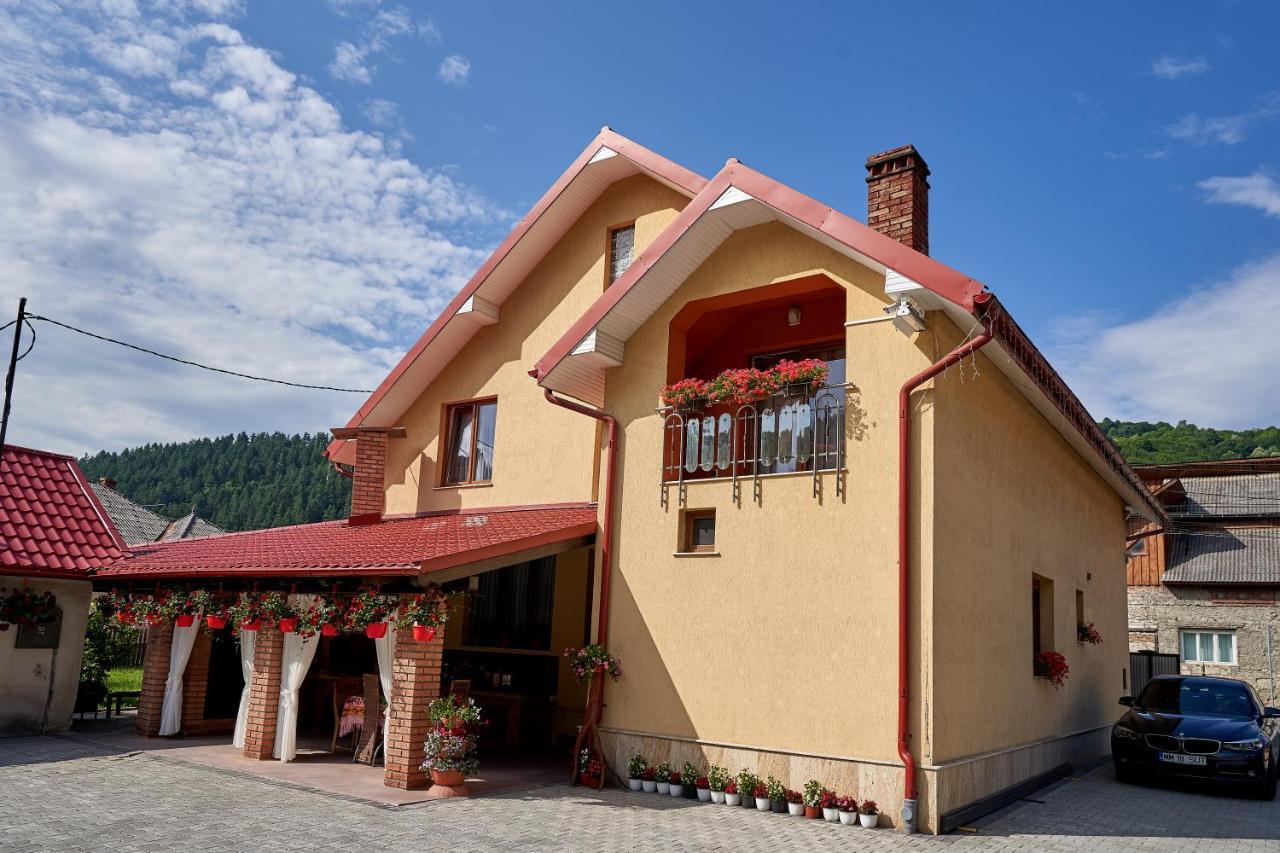 Casa Cu Flori Moisei Hotell Eksteriør bilde
